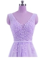 Abito da sera corto color lavanda con scollo a V, pizzo raffinato e gonna in tulle - US 2(S) / Viola
