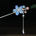 Antiker Haarstab mit blauer Blume und goldener Quaste mit Perlen für Hanfu-Styling - Blau Rosa Glasblume Perle Quaste Gold (0451)