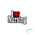 Broche de esmalte creativo 'I Love Nursing' en blanco y negro con corazón rojo, 3.5x2.3cm - Estilo de Enfermería