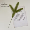 Kunstmatige drietandige groene dennennaalden tak voor kerstdecoratie, maat 19cm x 12cm - 3-puntig PE-blad