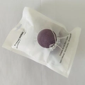 Esponja facial de konjac natural púrpura en bolsa con orificio para exhibición minorista - Envase tipo bolsa / Púrpura