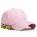 Gorra de béisbol rosa con bordado de sonrisa blanca y cinta amarilla deportiva - Ajustable / Rosa