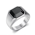 Anello da uomo in acciaio lucido con gemma nera quadrata dal design minimalista - US 7 / Color Acciaio
