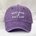 Μωβ βαμβακερό καπέλο τζόκεϊ με κέντημα Boat Hair Don't Care και σχέδιο ιστιοφόρου - Ρυθμιζόμενο / Μωβ
