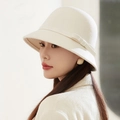 Elegante cappello cloche in feltro di lana bianco per donna con decorazione a fiocco - Bianco