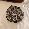Stylish double-layer leopard print scrunchie with silk-like texture for ponytails - 925# Single-Layer Light Leopard with Black Edge (Approx 17cm)