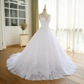 Elegante vestido de novia de encaje con escote en V, falda de baile y cola larga - US 2 / Blanco