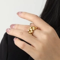 Goldener Ring aus Titanstahl mit einzigartigem Armbandkettendesign für Damen - Ring / US 6 / Gold