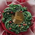 Merry Christmas acrylic cake topper on red festive cake with green wreath icing - Merry Christmas Gold Round Tag / Small