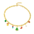 Detalle de collar navideño dorado con colgantes temáticos festivos y perlas de colores - Serie Árbol de Navidad Dorado - Collar