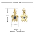 Détails face et dos d'un pendentif tortue dorée de 23mm avec zircon bleu et dimensions - YE030-2 Or Tortue