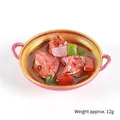 Miniatur Puppenhaus Kochtopf mit geschmortem Fleisch, ca. 12g, lila Außenseite - Durchmesser 5.5cm / Rindfleisch