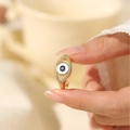 Anello aperto vintage dorato da donna con occhio blu e cristalli scintillanti - Occhio del Diavolo (J086)