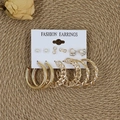 Lot de 6 paires de créoles dorées en C avec perles et textures métalliques torsadées - Ensemble Perle Symbole Infini (Z26)