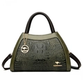 Sac bandoulière vert et noir effet crocodile avec logo kangourou doré et pendentif - Vert