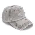 Détail d'une casquette en denim délavé avec bords usés vintage et broderie de montagne - Taille unique (56-60cm réglable) / Gris clair