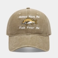Detail der Women Want Me Fish Fear Me Stickerei auf khakifarbener Baumwollkappe - Verstellbar / Khaki