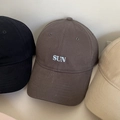 Close-up of SUN embroidery on cotton baseball caps in black, brown, and beige colors - M (56-58cm) / Gray