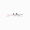Dettaglio dell'anello in argento s925 con zircone a cuore e fascia in smalto rosa - Taglia US 9 / Cuore (Rosa)