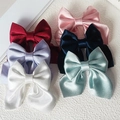Juego de seis pinzas para el cabello de satén hechas a mano en colores variados y vivos - Multicolor