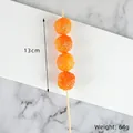 Spiedino di cibo artificiale arancione a 4 palline su bastoncino di legno da 13cm - Grande Spiedino Barbecue - Polpette di Pesce