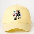 Gorra de béisbol ajustable amarillo crema con estampado de letras 'it is what it IS' - Talla única / Amarillo Ganso