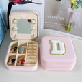 Boîte à bijoux rose portable avec lettre D et rangement interne avec miroir - Lettre D / Rose