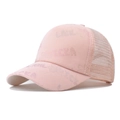 Vista laterale dettagliata del cappellino rosa in mesh con stampe LA viola e retro traspirante - Rosa Sfumato