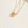 Elegante Goldkette mit birnenförmigem Zirkonia-Anhänger in minimalistischem Design - Tropfenform