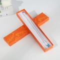Blaue Schmetterlingskette in einer rechteckigen orangefarbenen Vintage-Geschenkbox - 4.2*21*2.2cm / Emaille Orange (mit weißem Schwamm)