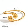 Bracelet jonc en acier doré avec motif goutte d'eau texturé et diamètre de 64,5 mm - Style Goutte en Spirale (TB7166)