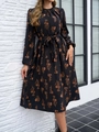 Robe longue fleurie noire à manches longues avec imprimé botanique orange et ceinture - S / Noir