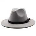 Dettaglio cappello fedora in lana con cinturino in pelle nera e fibbia dorata con nappa - M (56-58cm) / Grigio chiaro