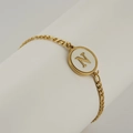 18K gold plated stainless steel bracelet featuring letter N shell pendant and Figaro chain - Letter N / Gold/White Shell