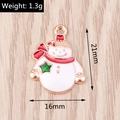 DIY kerstsneeuwpop hanger met rode sjaal en groene ster in witte emaille afwerking - Ster Deco Sneeuwpop (YD1313)