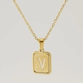 Pendentif carré doré avec lettre V évidée en acier inoxydable 18K et chaîne fine assortie - Lettre V