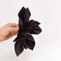 Grande molletta per capelli nera con fiocco in tessuto per uno chignon elegante e chic - Fermaglio Fiocco Nero / Nero