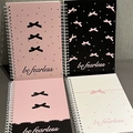 Carnets à spirale A5 rose et noir avec motifs de nœuds et texte be fearless - Nœud Rose
