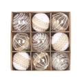 Set di 9 palline di Natale da 8cm con pizzo perle e corda di canapa in scatola kraft - Stile Patchwork in Pizzo Bianco e Juta