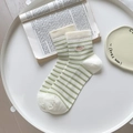 Calze bianche traspiranti con strisce verdi e ricamo mico rosa sulla caviglia - Strisce verdi