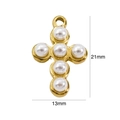 Ciondolo a croce in acciaio dorato con sei perle bianche, misura 21mm x 13mm - 7007 Croce in Perla di Conchiglia