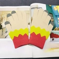 Tricolor knit touchscreen gloves in red, yellow and white with ribbed cuffs - Beige Touchscreen Stripes