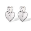 Dettaglio di orecchini a pendente a forma di cuore in acciaio inox argento lucido - Argento