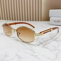 Retro ovale Sonnenbrille mit Holzmaserung-Bügeln und braunen Verlaufsgläsern in Gold - Goldener Rahmen Verlaufs-Tee-Gläser