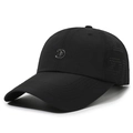 Schwarze schnelltrocknende Baseballkappe mit weißem 'D'-Stick und lasergeschnittenen Löchern - Verstellbar / Schwarz