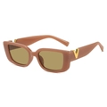 Chicke altrosa rechteckige Sonnenbrille mit Goldgläsern und V-Detail am Bügel - Tee Rahmen Tee Gläser