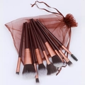 Set di 9 pennelli da trucco con manici in legno marrone e custodia in organza marrone - 9 Pennelli + Borsa a Rete / caffè