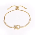 Vue détaillée d'un bracelet ajustable plaqué or avec fleur en zircon et éléments ronds - Style Fleur et Anneau (Or 10)