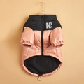 Rosa glänzende gesteppte Hunde-Pufferjacke mit schwarzen Details für kleine Hunde - Haustier-daunenjacke - Rosa / M (Empfohlenes Gewicht 2,5-4 kg)