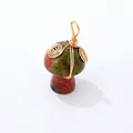 Détail du pendentif champignon en Unakite avec fil doré et spécification de 3cm de long - Pendentif Champignon Unakite Or